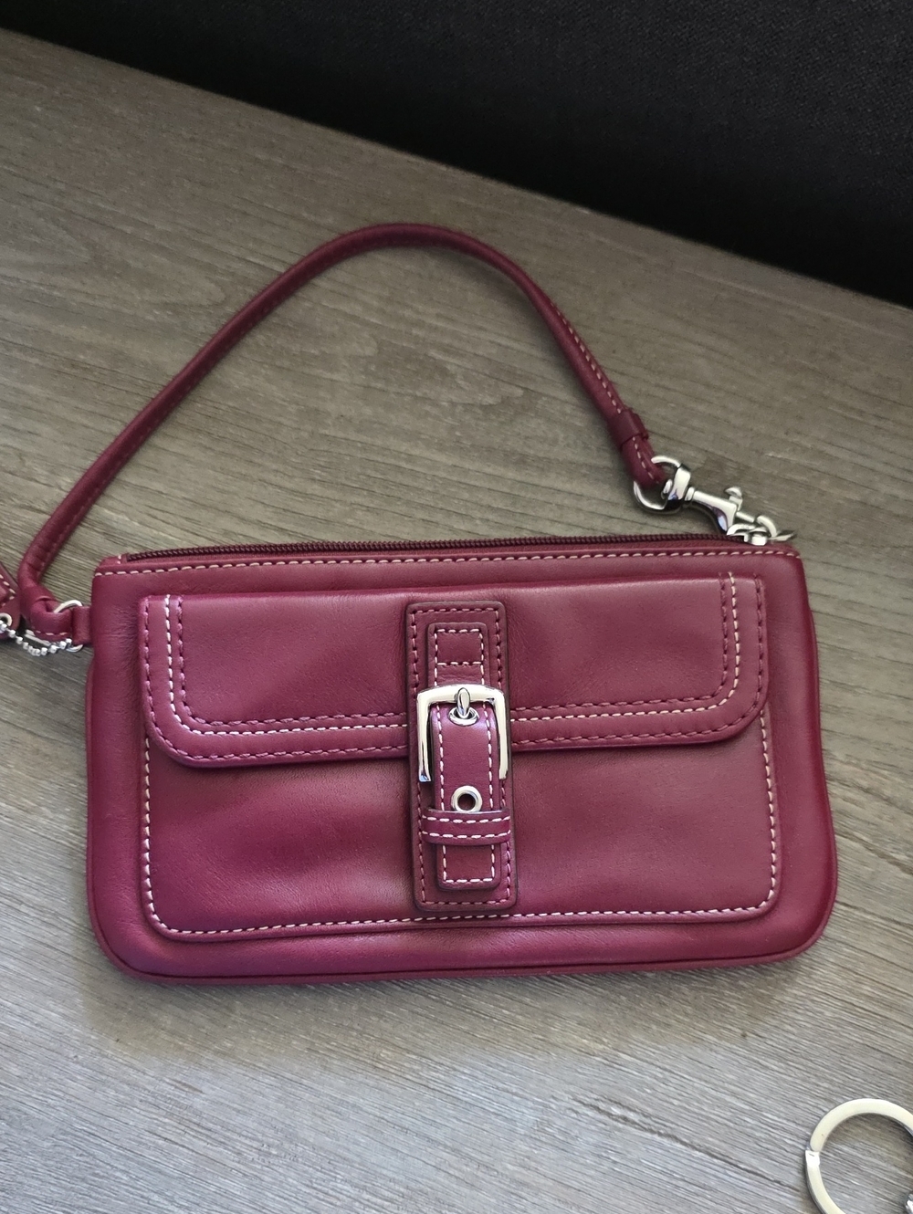 Coach Beautiful Red Glove Tanned Leather Vintage Wristlet